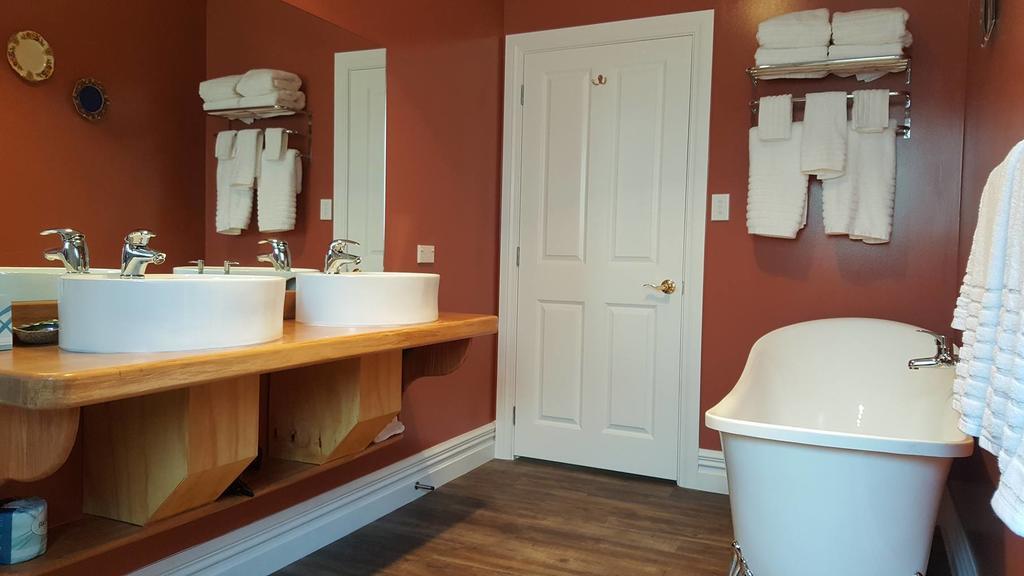 One-Bedroom Miners Cottage,544157664:JPEG