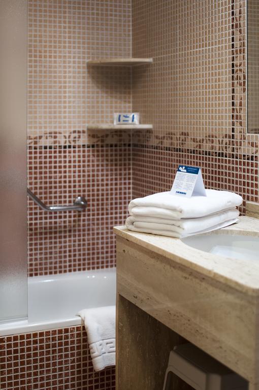 Double or Twin Room Sea View Thermal Baths Access,388197590:JPEG