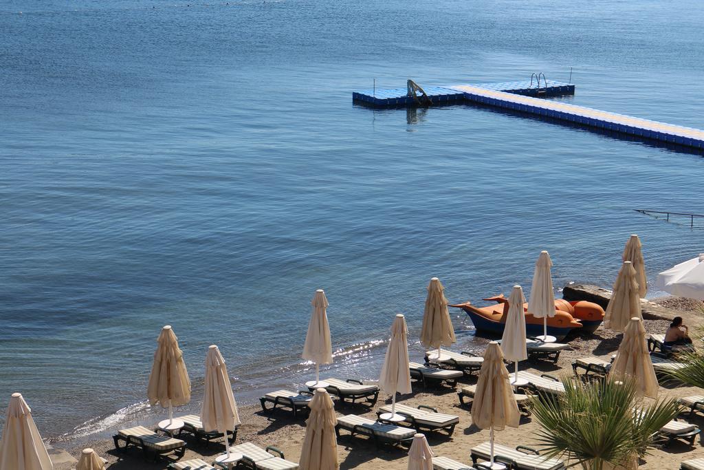 Double or Twin Room with Sea View