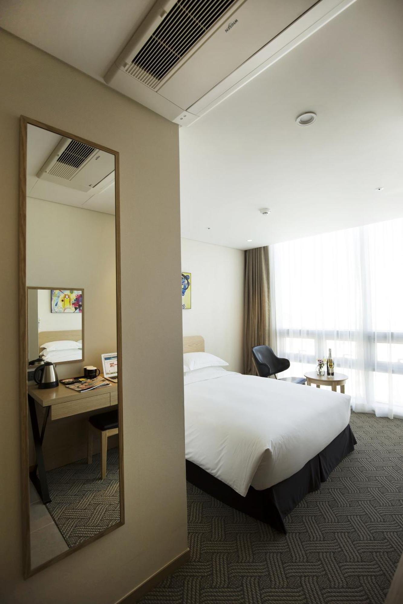 Standard Double Room with City View