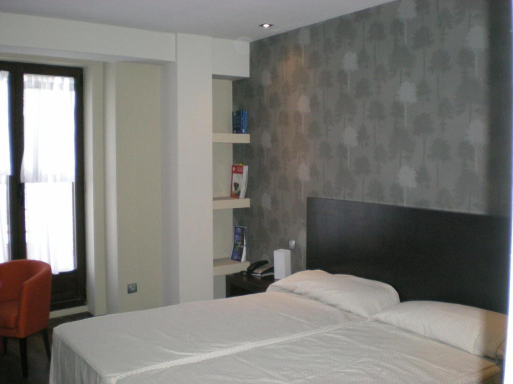 Double or Twin Room,37215592:JPEG