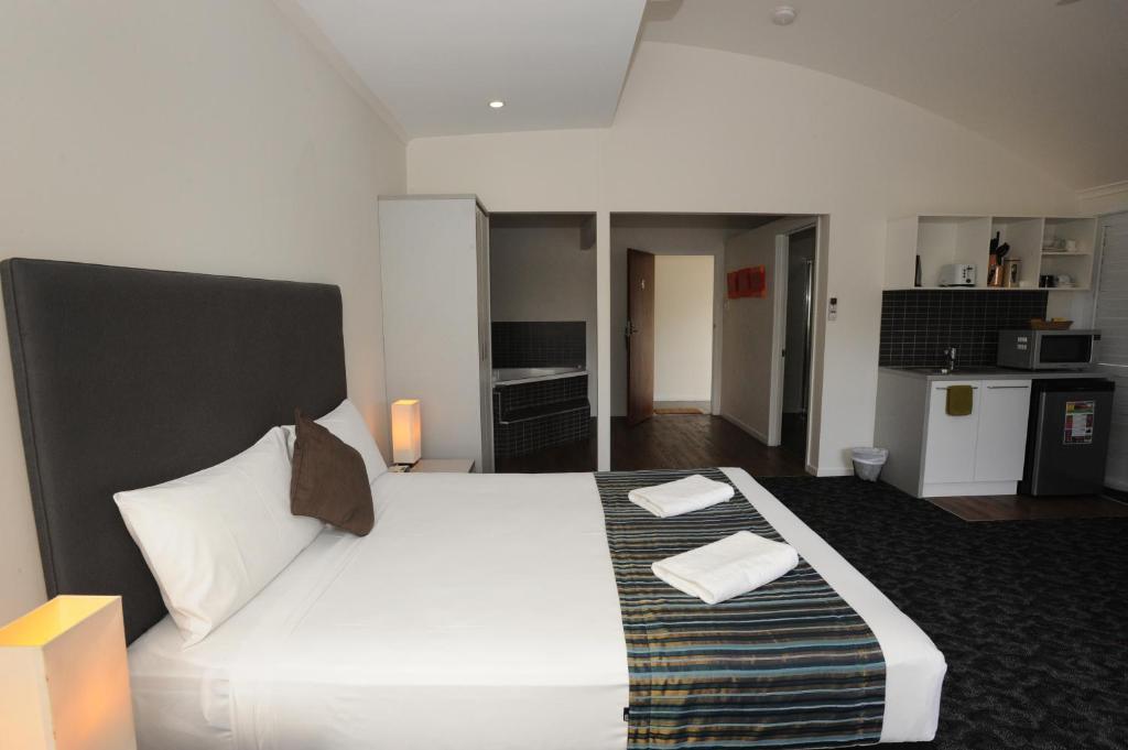 Premium Suite with Spa Bath - Not pet friendly