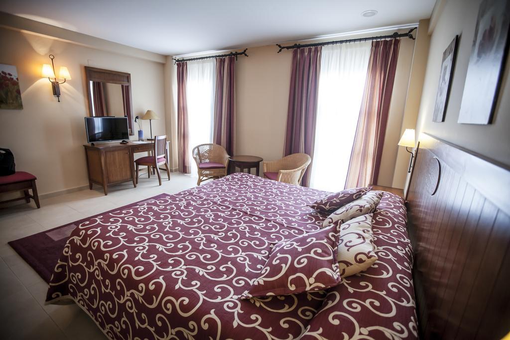 Superior Double or Twin Room,377204152:JPEG