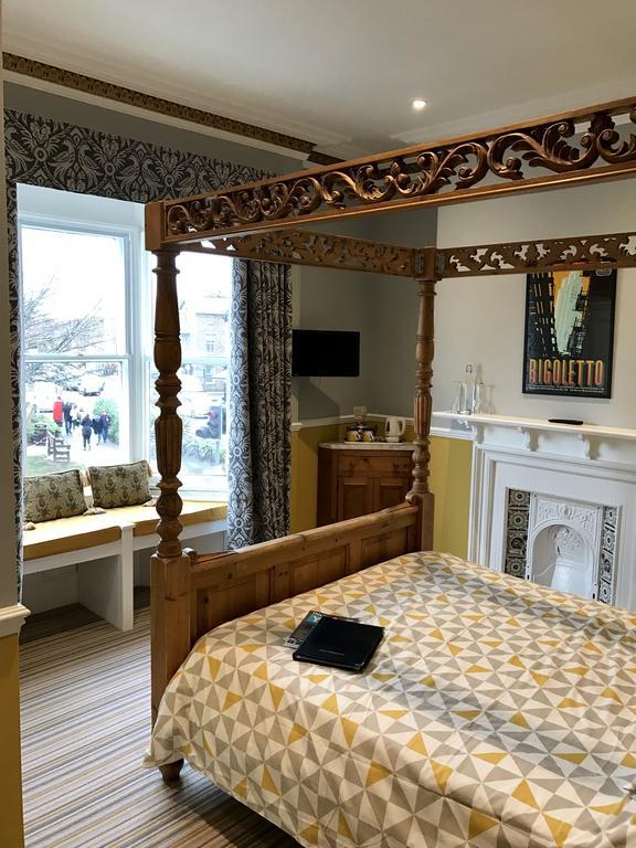 King-Size Four-Poster Room