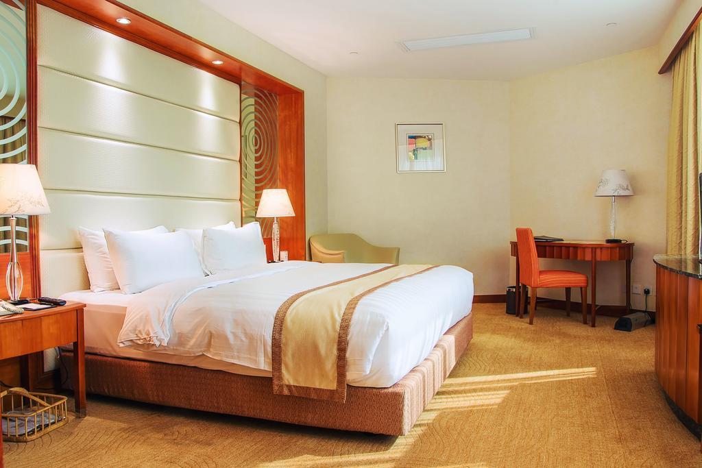 Premier Deluxe Suite
