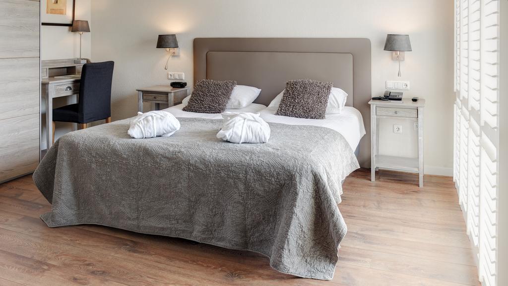 Doppelzimmer mit Balkon