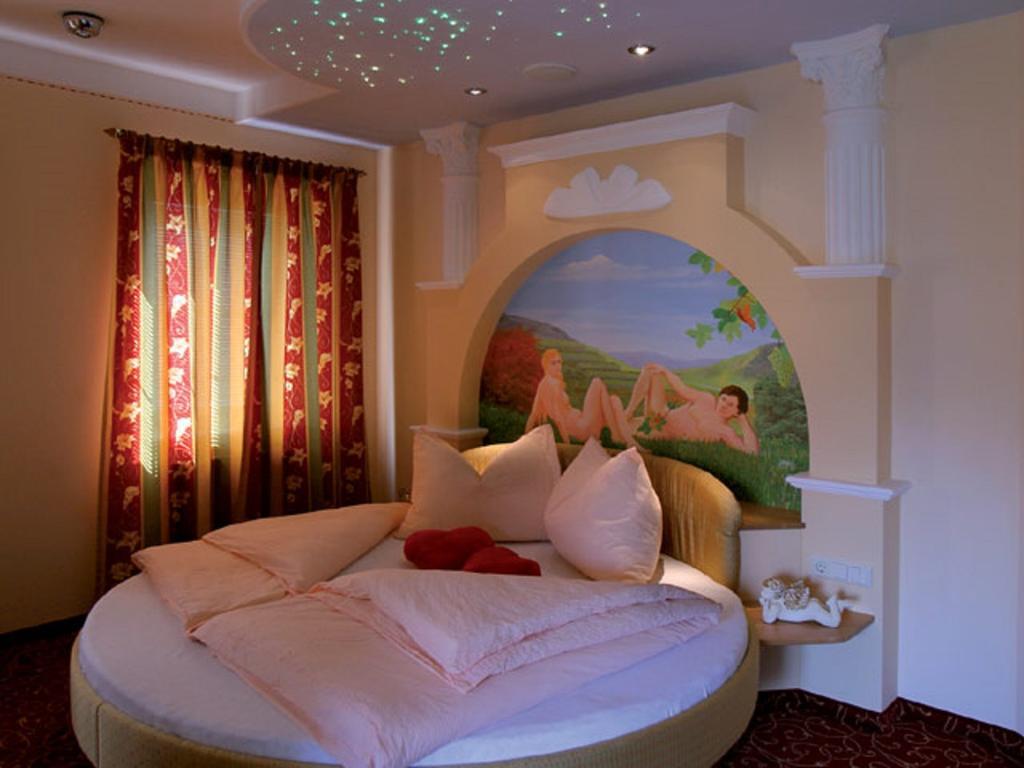Deluxe Doppel-/Zweibettzimmer mit Poolblick