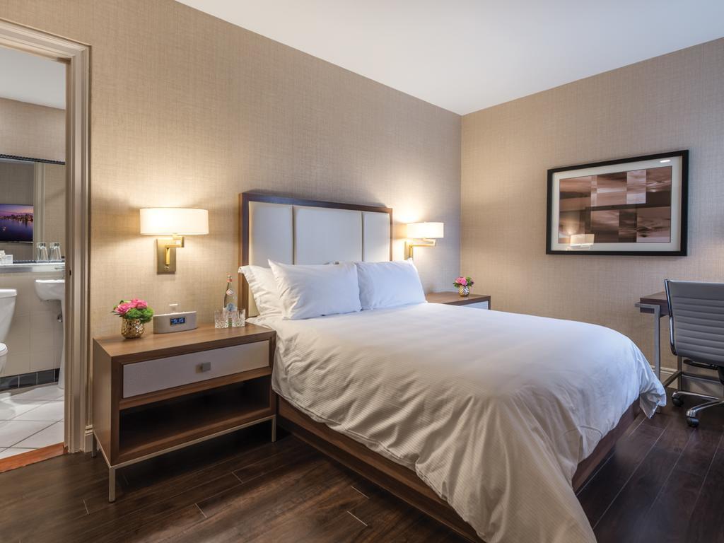 Petite Double Room
