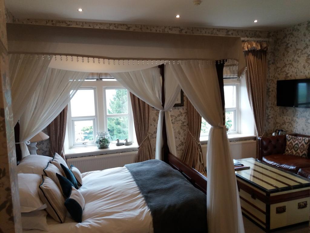 Suite Ensuite Four Poster