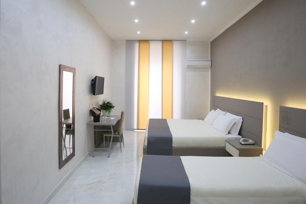 Quadruple Room,545247858:JPEG