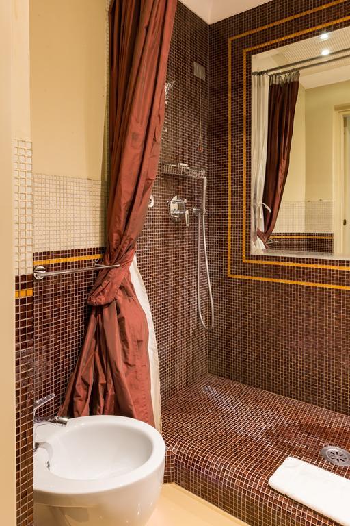 Camera Matrimoniale con Bagno Privato Esterno