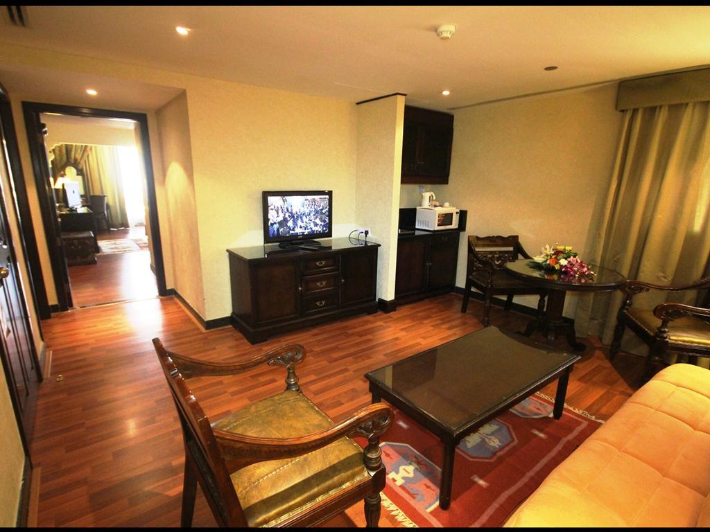 One-Bedroom Suite