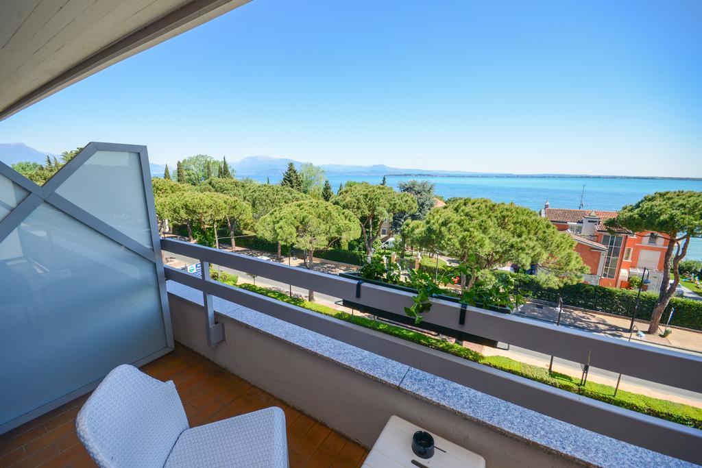 Triple Room with Lake View