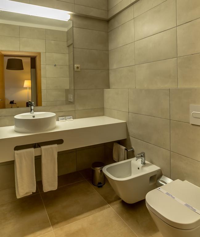 Apartamento com 2 Quartos e Vista Piscina