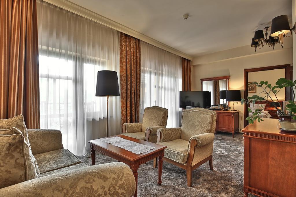 One Bedroom Apartment with Balcony