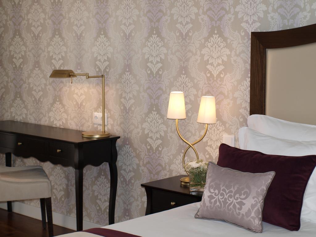 Single Room,404986116:JPEG