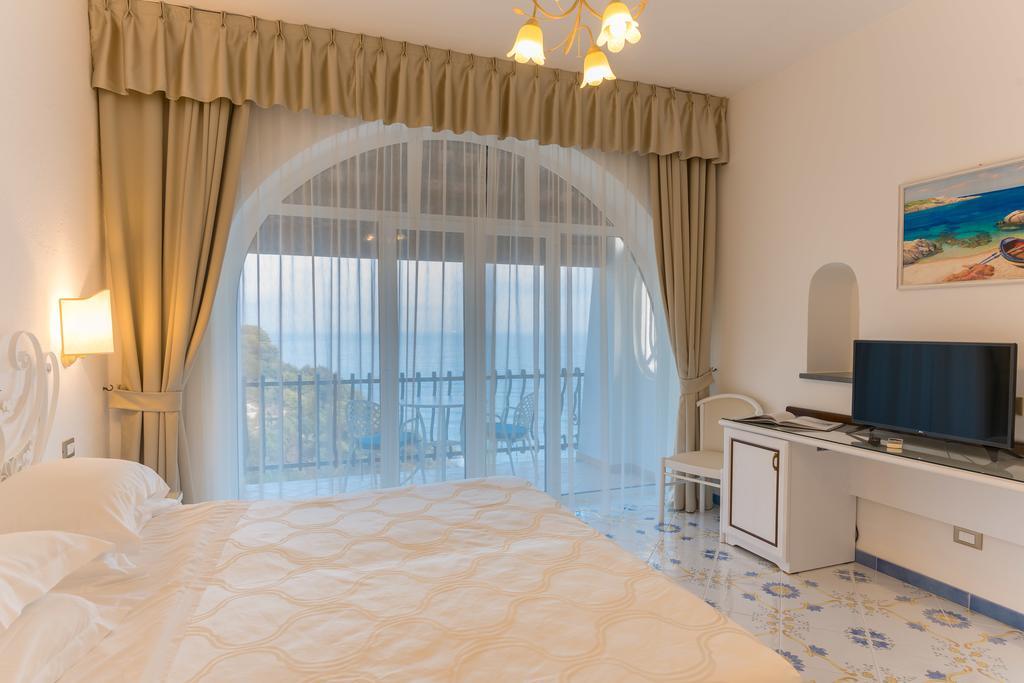 Superior Double Room Balcony Sea View,1085038615:JPEG