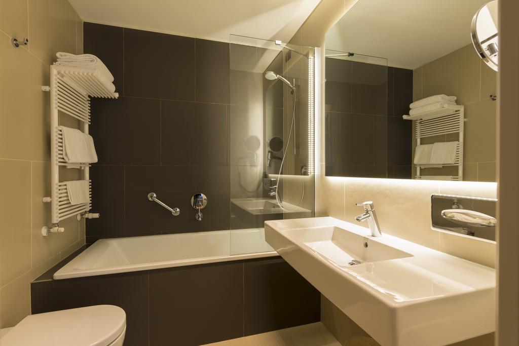 Deluxe Double or Twin Room,1706354060:JPEG