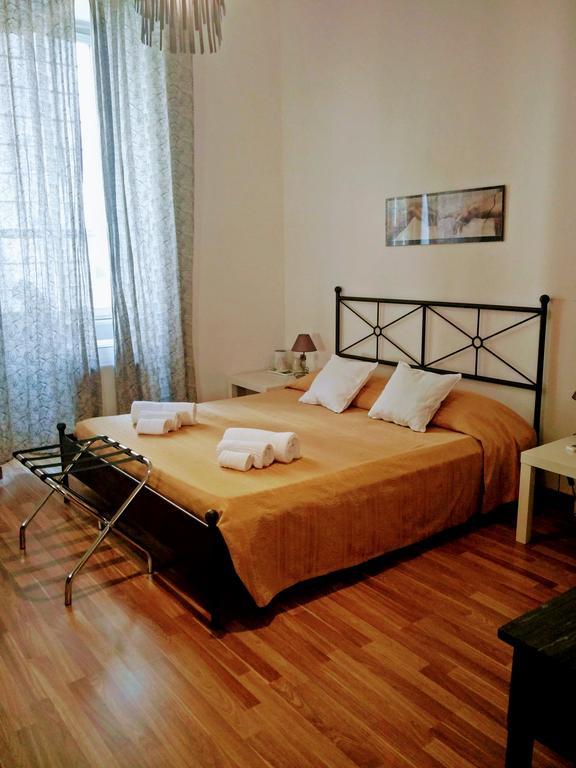 Camera Matrimoniale Deluxe (2 Adulti + 1 Bambino)