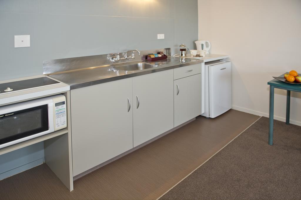 One-Bedroom Suite Sea View
