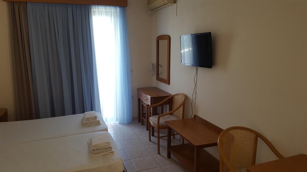 Studio (3 Adults)