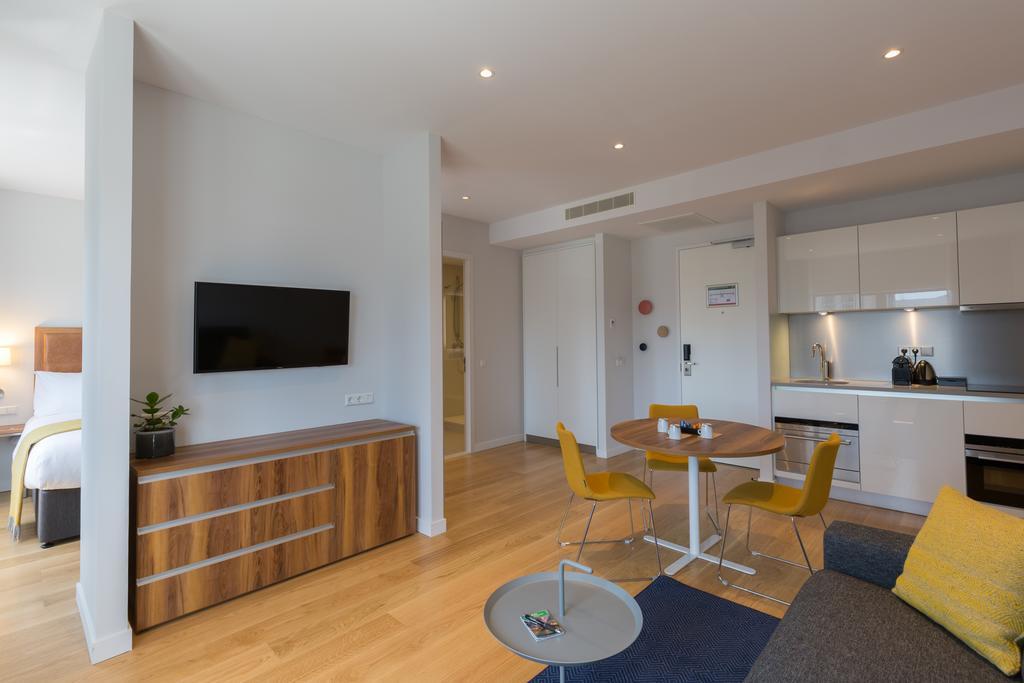 Superior One Bedroom Apartment,423285033:JPEG