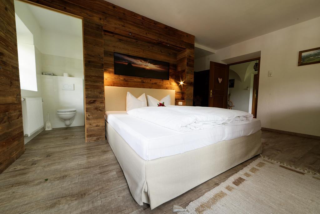 Doppelzimmer mit Balkon