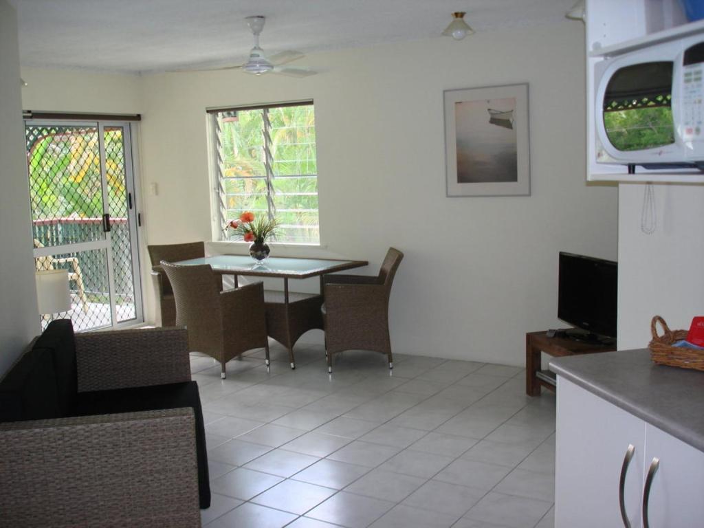 Family Room (2 Adults + 2 Children)