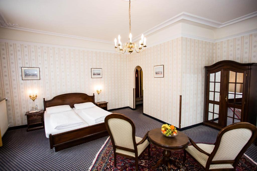 Double or Twin Room,43108756:JPEG