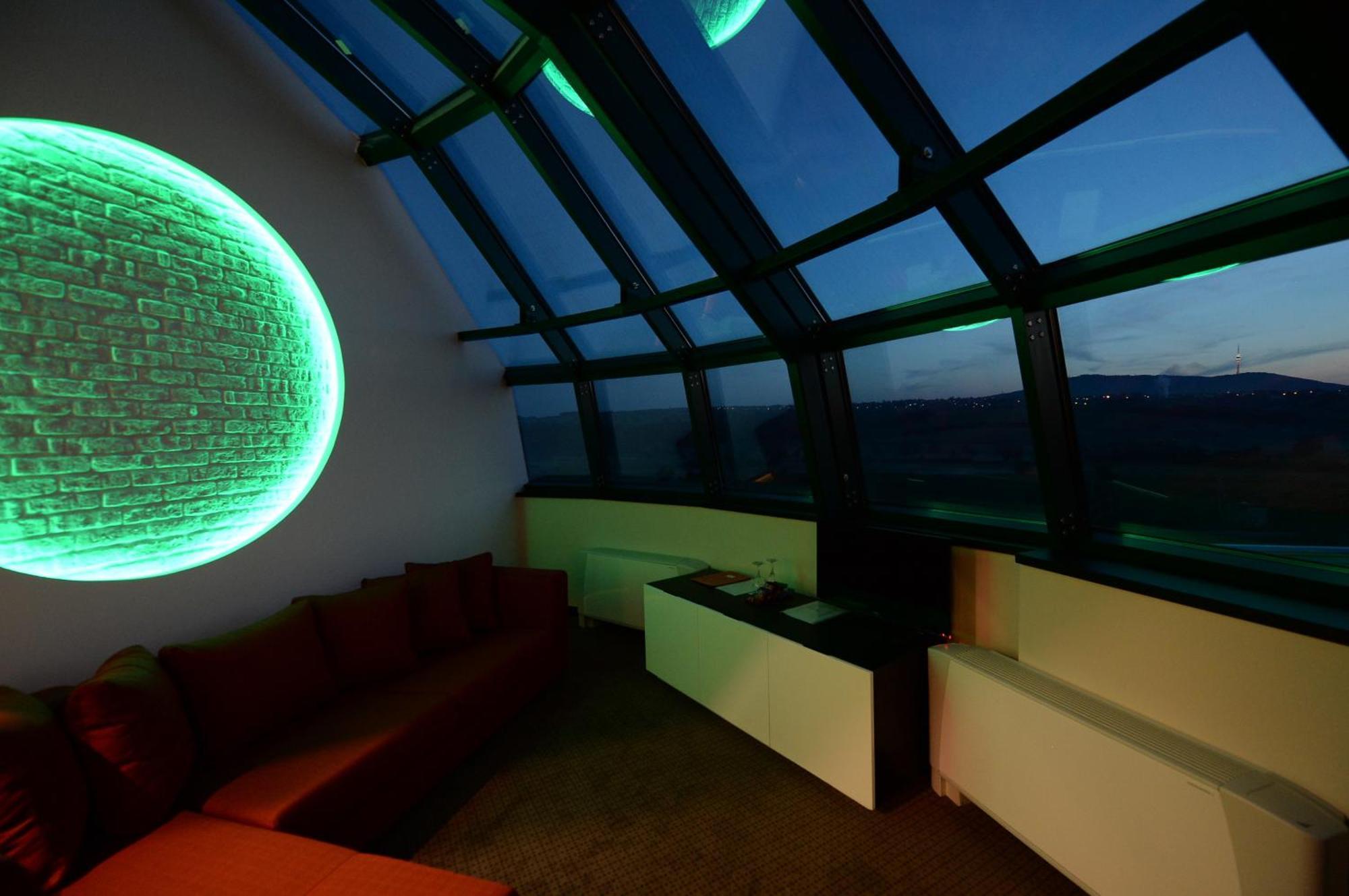 Suite mit Terrasse und Whirlpool