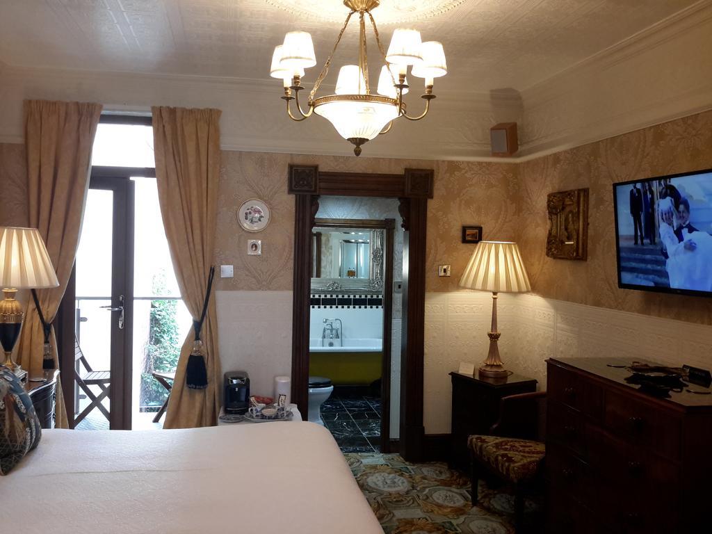 Edwardian Suite Balcony