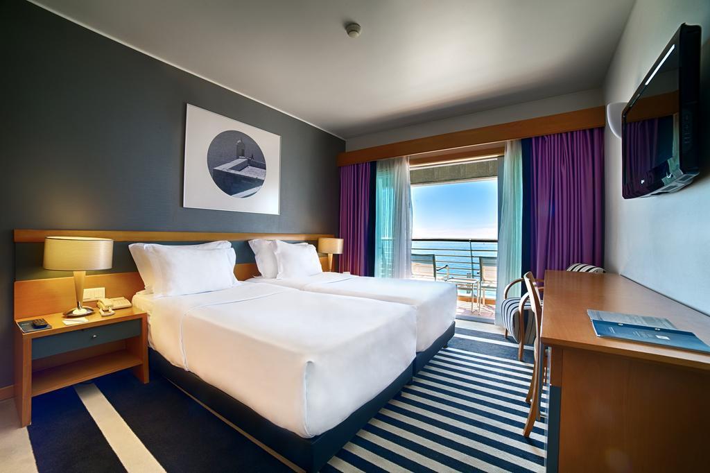 Double or Twin Room with Sea View