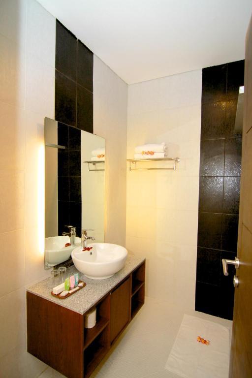 Deluxe Wing  Double or Twin Room with Pool View