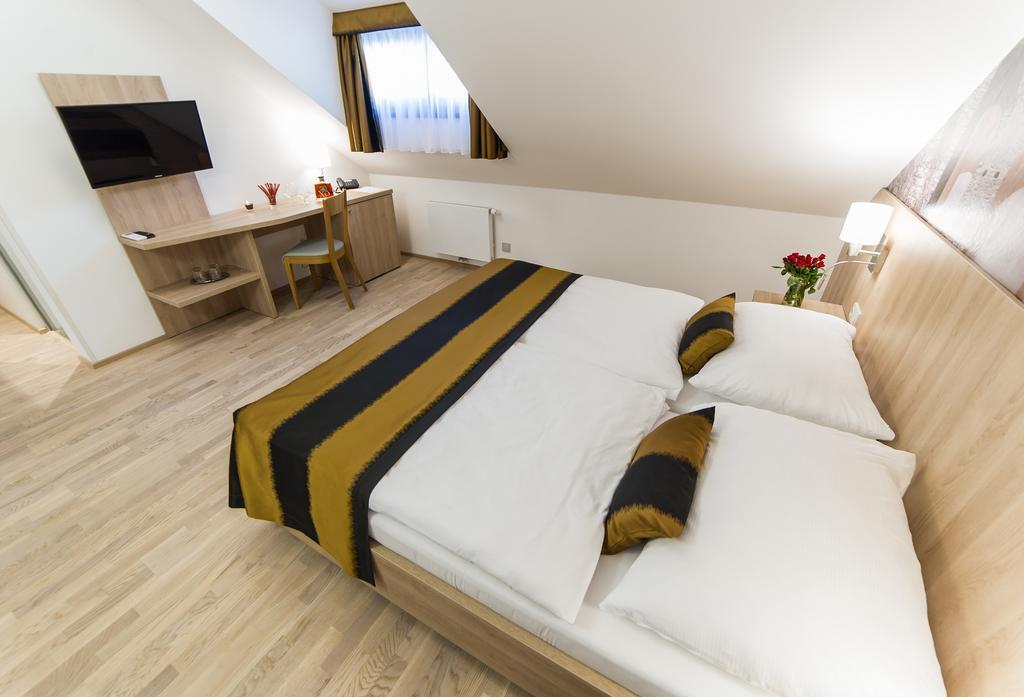 Deluxe Doppel-/Zweibettzimmer mit Flussblick