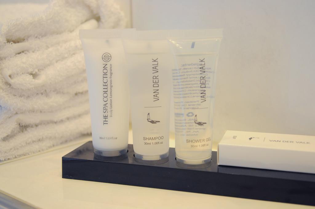 Standaard kamer met 2 aparte bedden – voorzijde hotel,463972830:JPEG