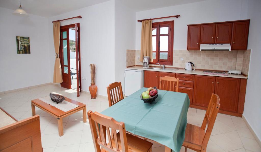 One-Bedroom Apartment Sea View