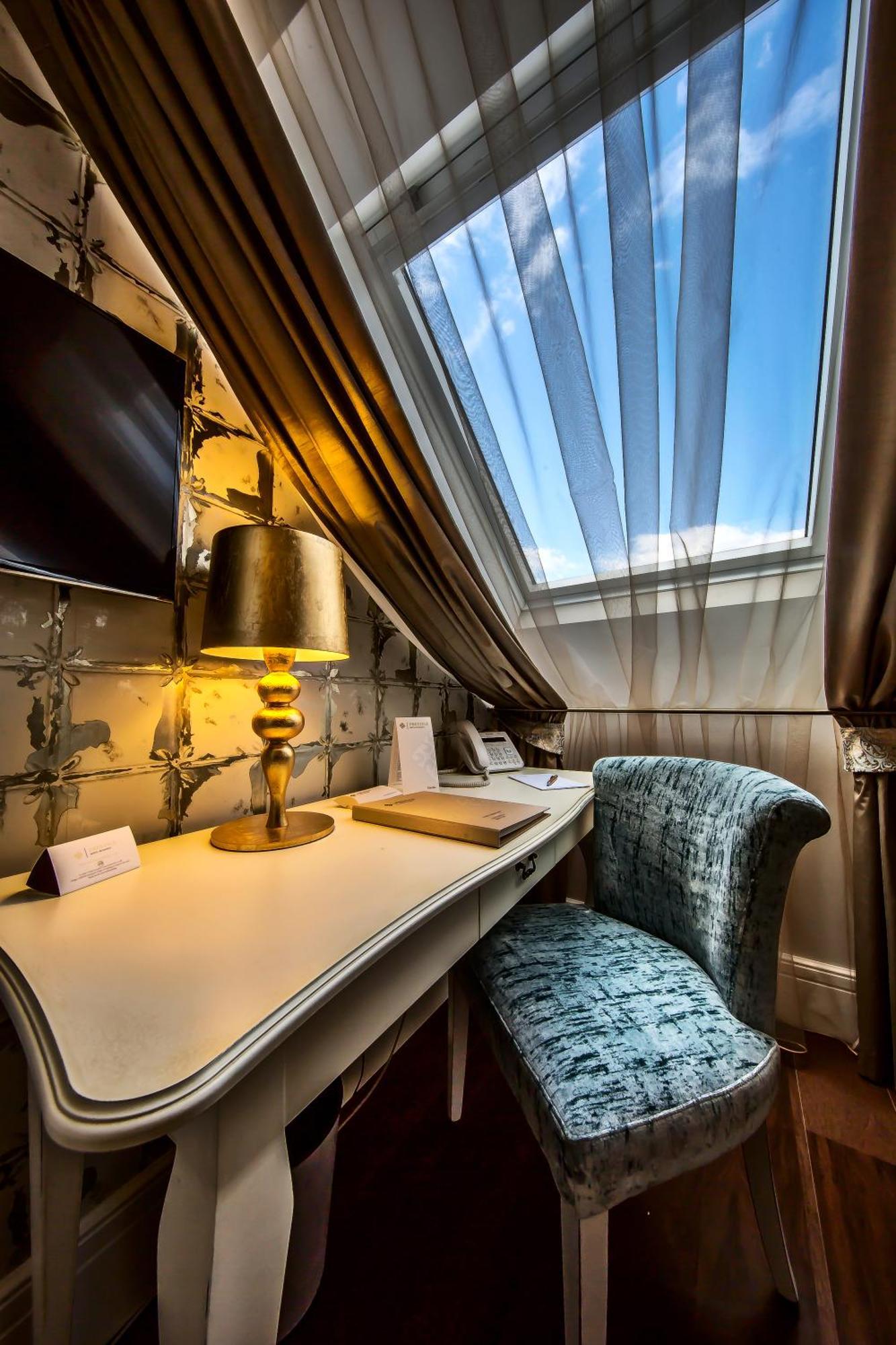 Deluxe Double or Twin Room