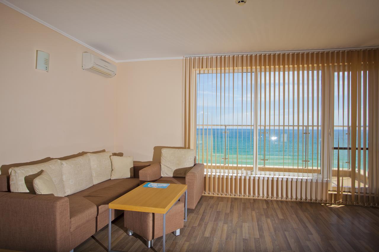 One-Bedroom Apartment Exclusive Sea View