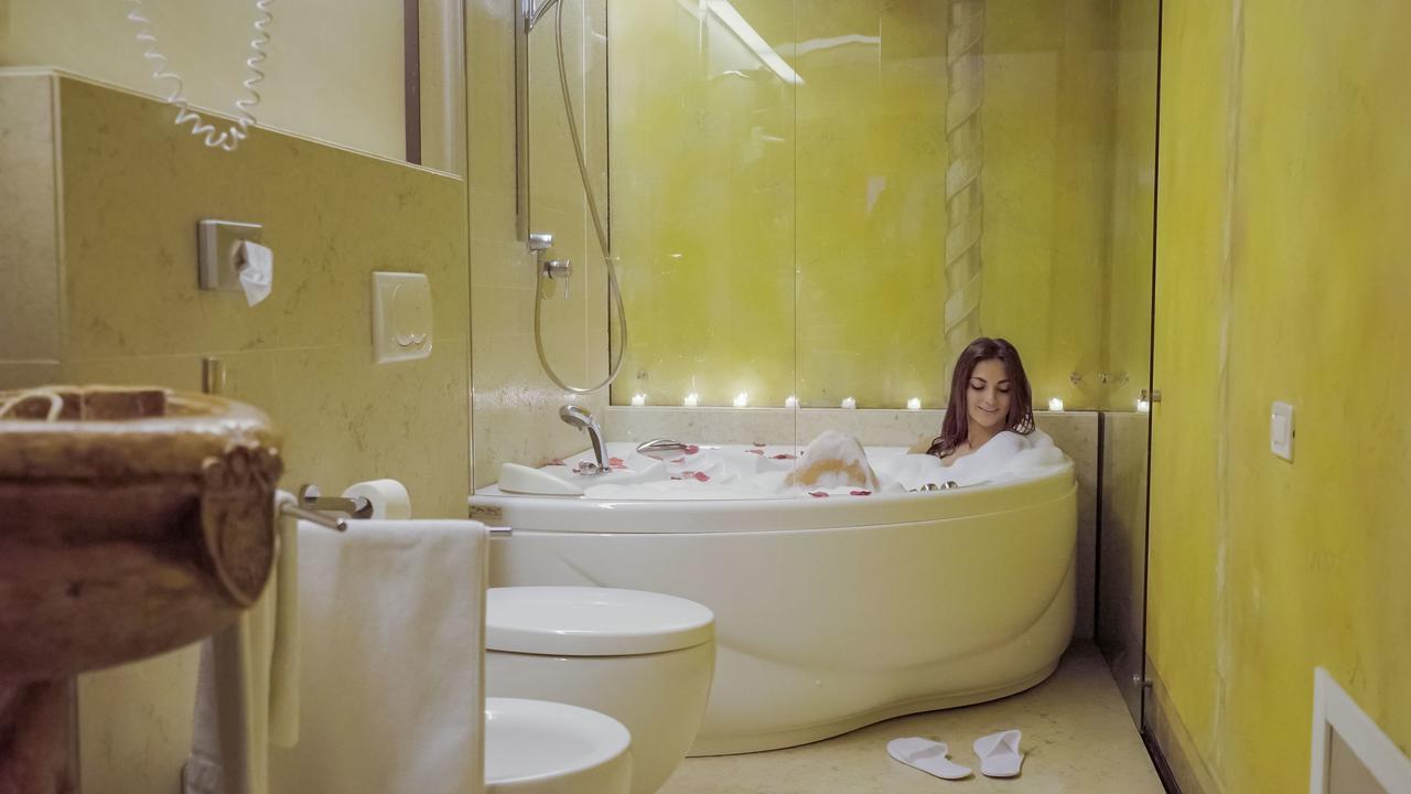 Royal Suite,1133026365:JPEG