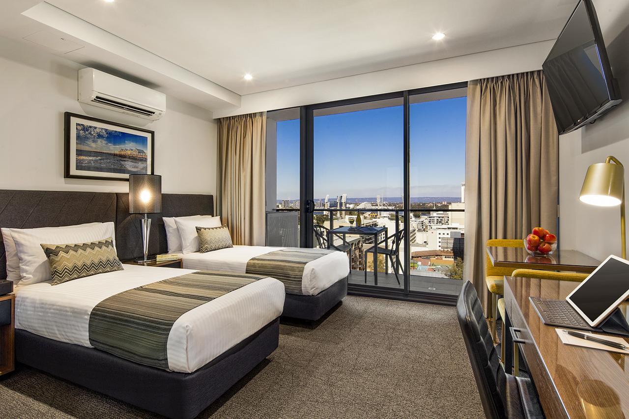Studio Executive Balcony