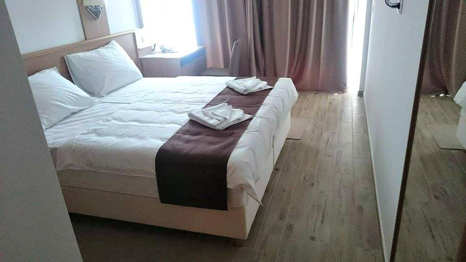 Deluxe Doppel-/Zweibettzimmer mit Gartenblick