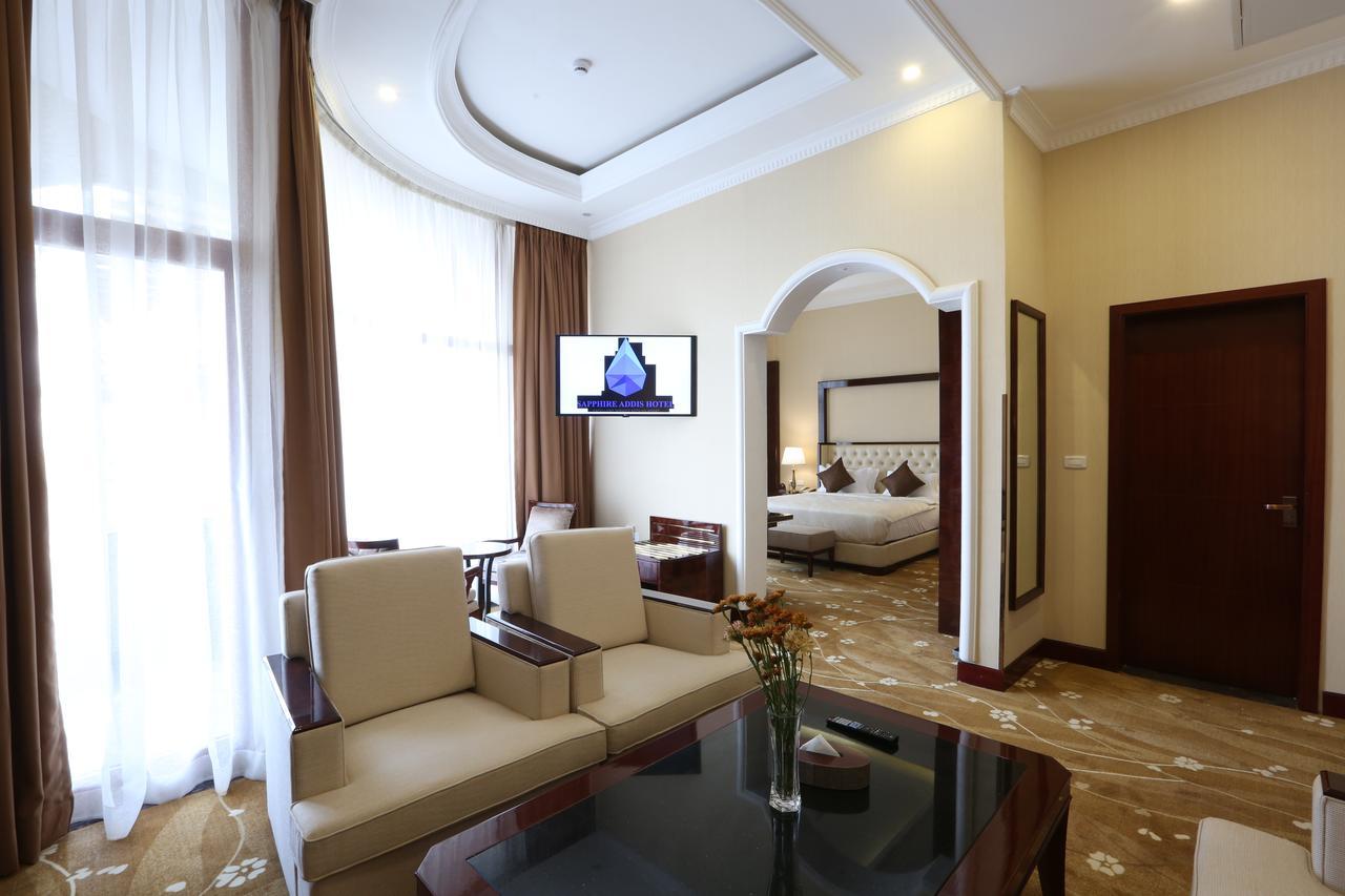 Angle Side Suite