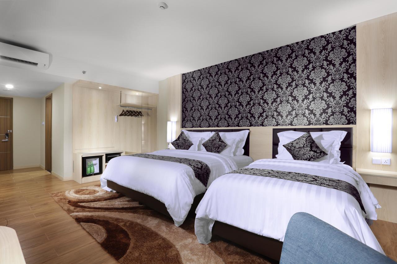 Deluxe Family Room