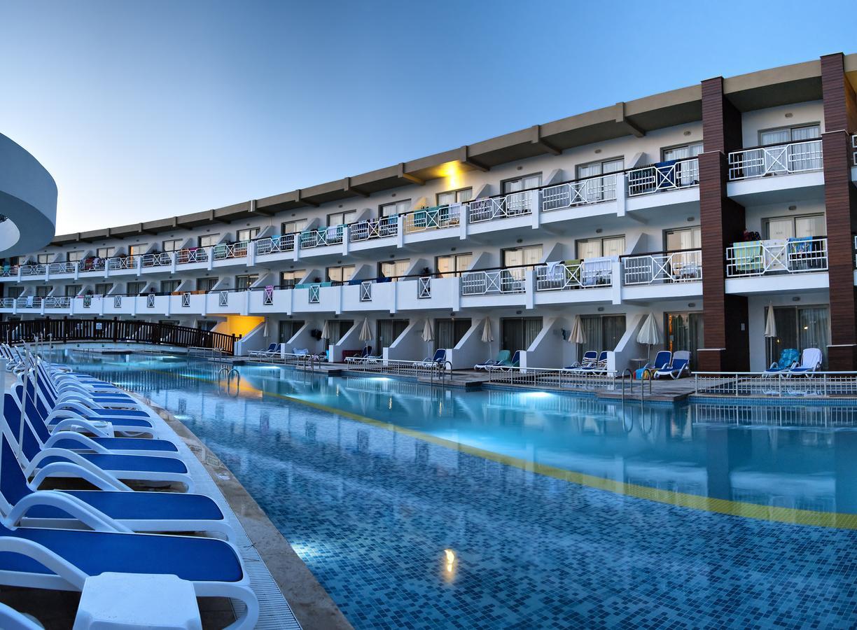 Family Pool Suite