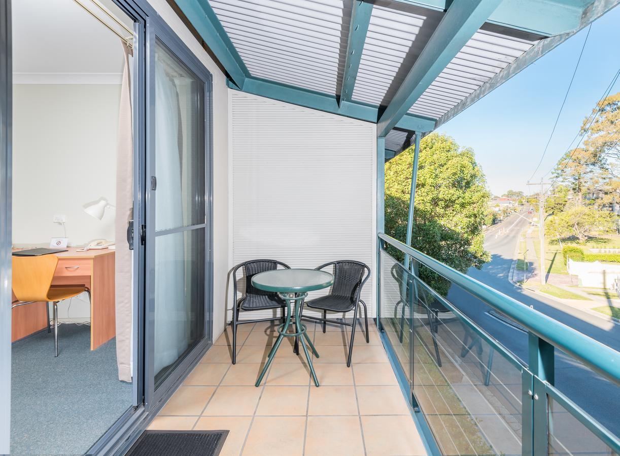 Interconnecting Family Room