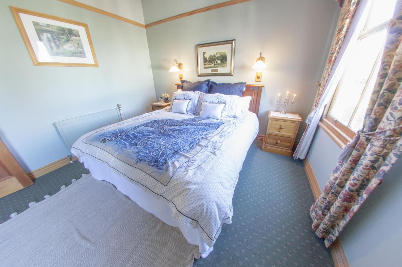 Queen Room Heritage Wing