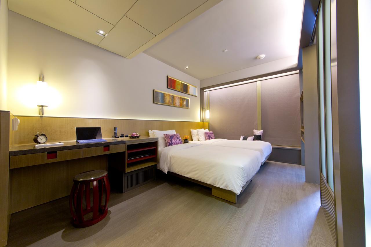 88 Superior Twin Room