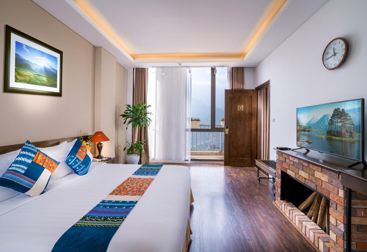 Junior Suite with Mountain View