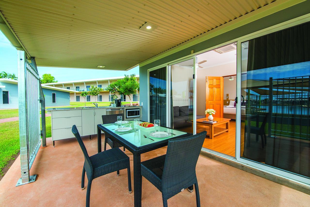 One-Bedroom Villa - Poolside