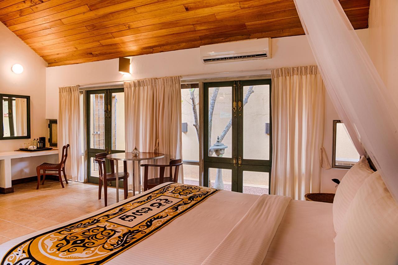 Pavillon mit Kingsize-Bett und Anwendungen